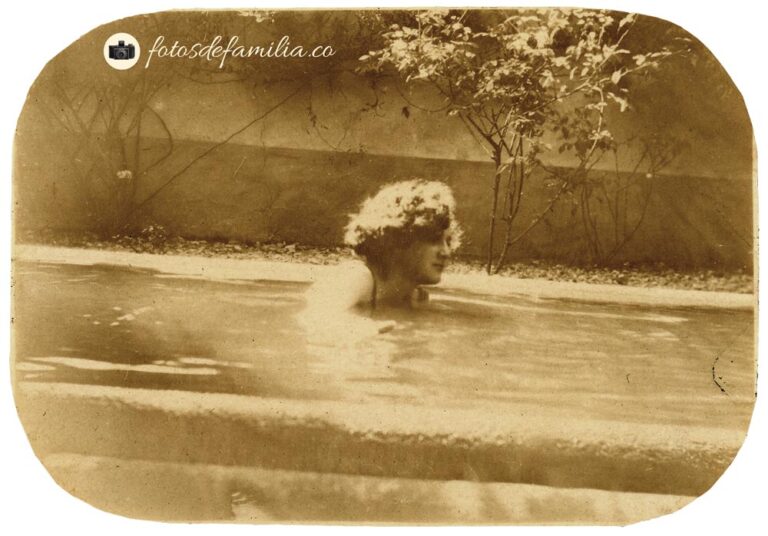 JRA-082 / Ena Rodríguez / Papel brillante / 5.5*8 / B/N