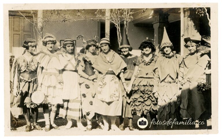 JRA-098 / 1. Ena Rodríguez / Papel brillante / 8.5*14 / B/N