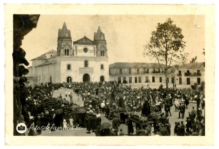 JRA-148 / Semana Santa en Rionegro / Papel brillante / 4.5*7 / B/N