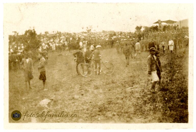 JRA-172 / Inauguración de los trabajos en la carretera al mar / Papel brillante / 4.5*6.5 / B/N