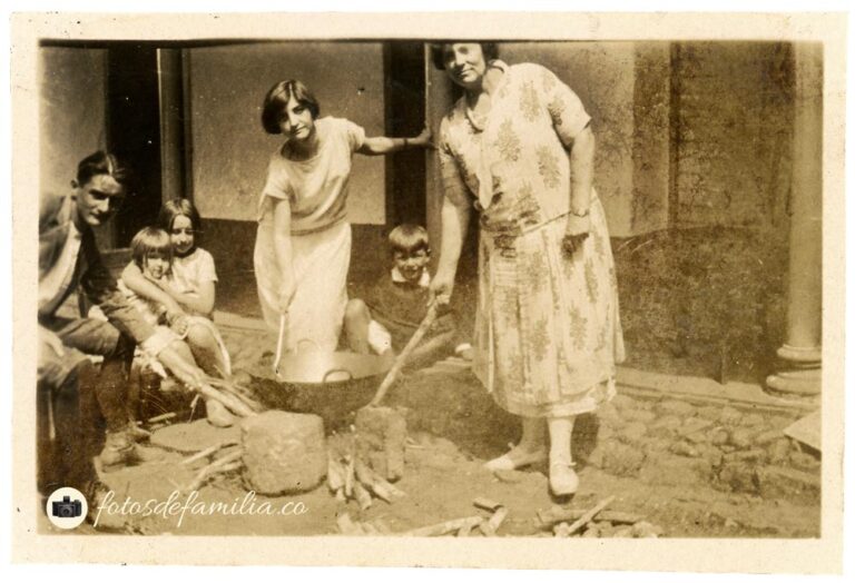 JRA-191 / J.L. y M. Greiffenestein; Lucia Cock; Mercedes Castro / Papel brillante / 4.5*6.5 / B/N