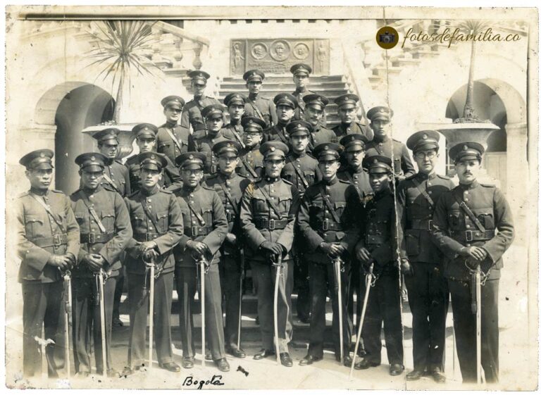 LCM_036 / Leonidas Córdoba Maya y otros (1934) / Papel / Gelatina / 18*13.5 / BYN