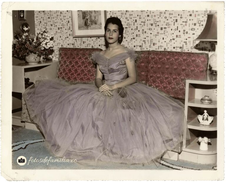 LCM_045 / Lilliam Álvarez Córdoba o Estela Álvarez Córdoba / Papel / Gelatina / 17.5*25 / Coloreada