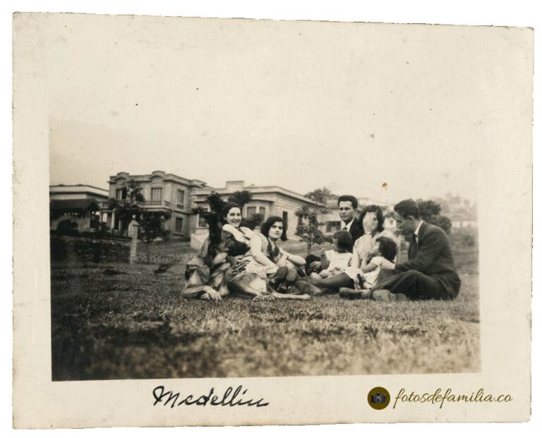 LCM_206 / Margarita Córdoba Maya – Lastenia Córdoba Maya / Papel / Gelatina / 10*8 / BYN