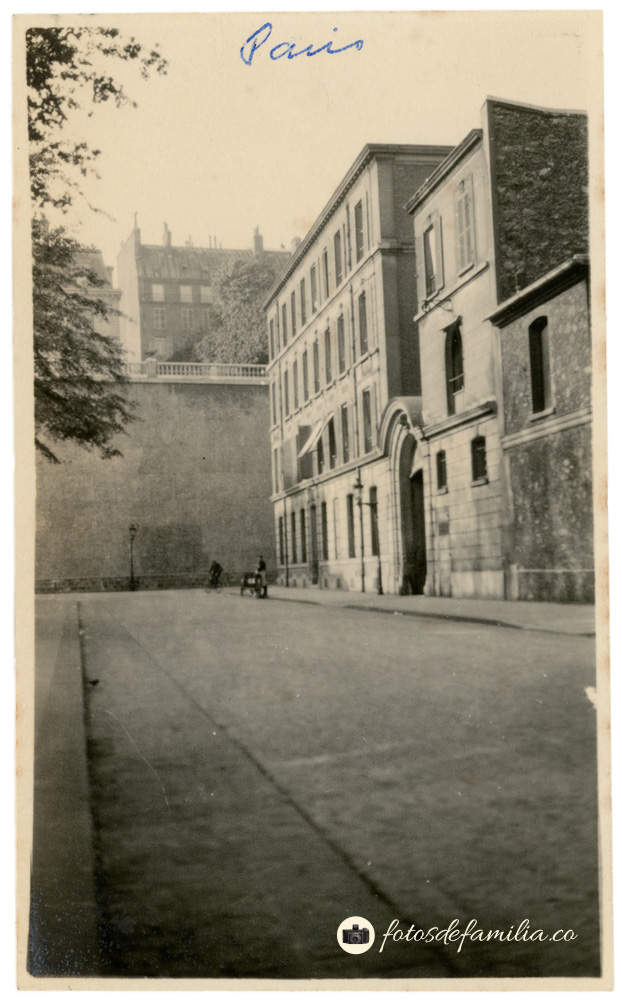 MEG_016 / París, Francia / Papel brillante / 12,5*7,5 / BYN