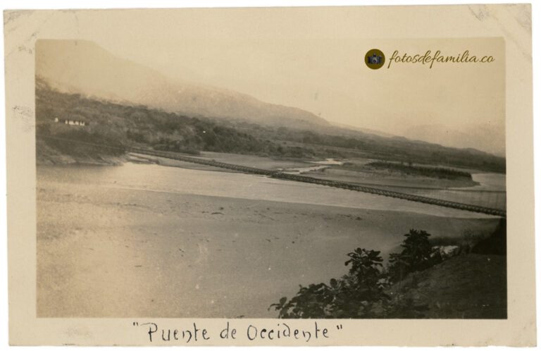MEG_048 / Puente de Occidente, Santa Fe de Antioquia, Antioquia / Papel brillante / 7,5*12 / BYN