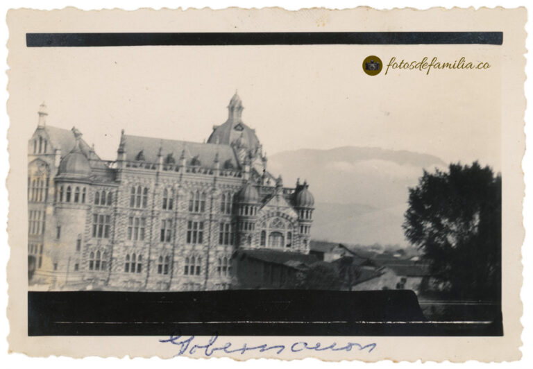 MEG_079 / Palacio de la Cultura Rafael Uribe Uribe, Medellín, Antioquia / Papel brillante / 6,5*9,5 / BYN