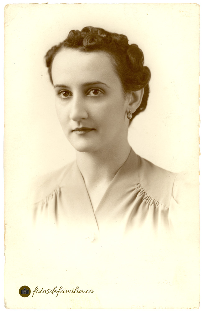 MEG_SOBRE_005 / María Elena González Mesa / Papel mate / 14*9 / BYN