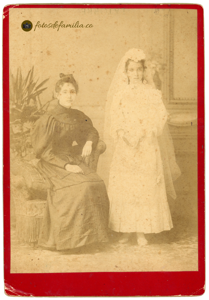 MEG_SOBRE_009 / Tulia Mesa, (mamá); Adela Posada de Mesa, (abuela) / Medellín, Colombia / 1896 / Papel mate / 24,5*17